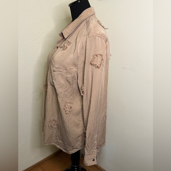 Tan Embellished ‘With Love, P Cill’ Size Large Great Layering Piece - Picture 4 of 7